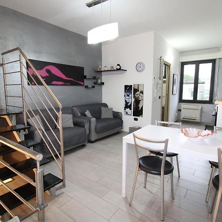 Corona'S Apartment- Fronte Spiaggia ลากาเลตตา ภายนอก รูปภาพ