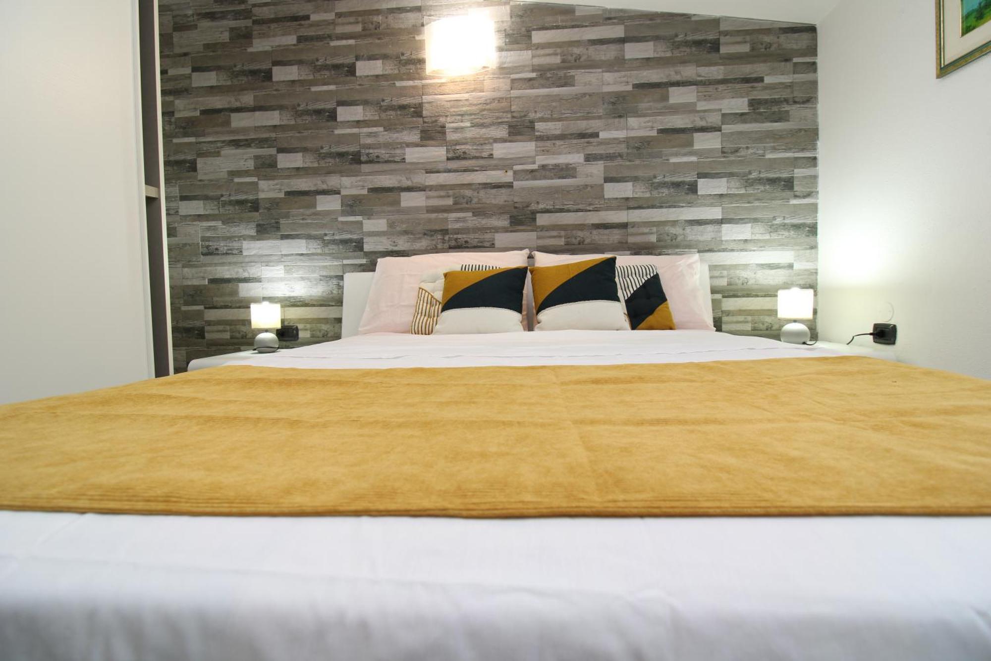 Corona'S Apartment- Fronte Spiaggia ลากาเลตตา ภายนอก รูปภาพ