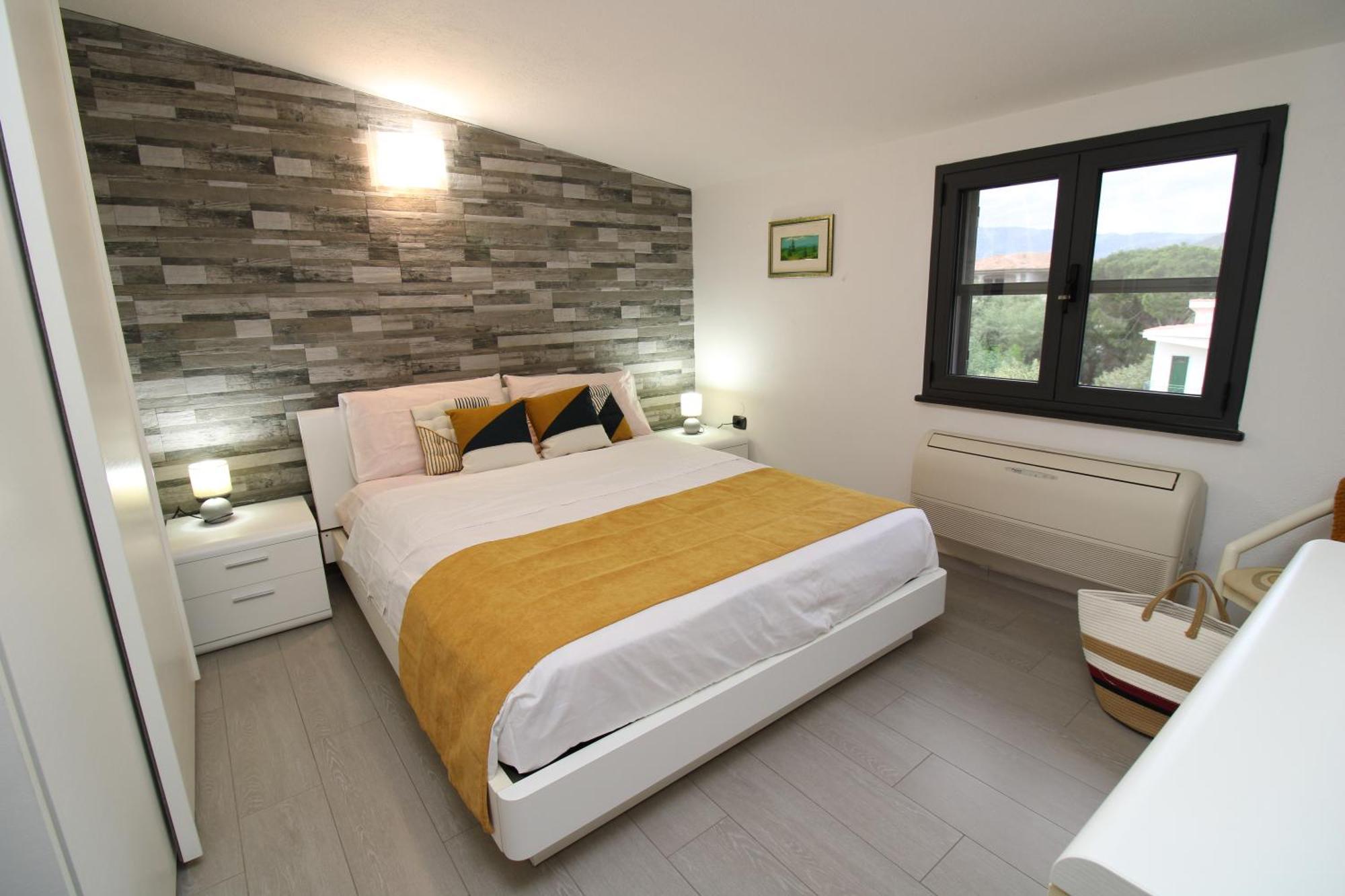 Corona'S Apartment- Fronte Spiaggia ลากาเลตตา ภายนอก รูปภาพ